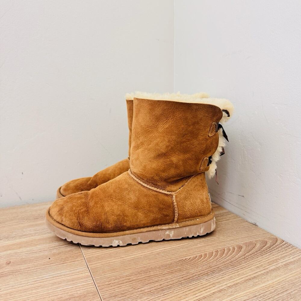 UGG Bailey Bow II boots in chestnut Women’s Size 9 - Picture 2 of 10